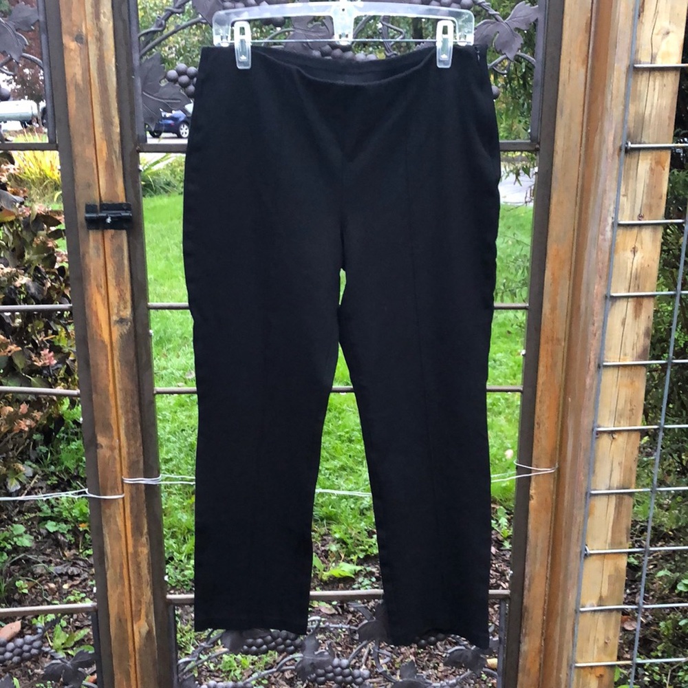 Chico’s black knit pull on style pants with side zipper size 1/8